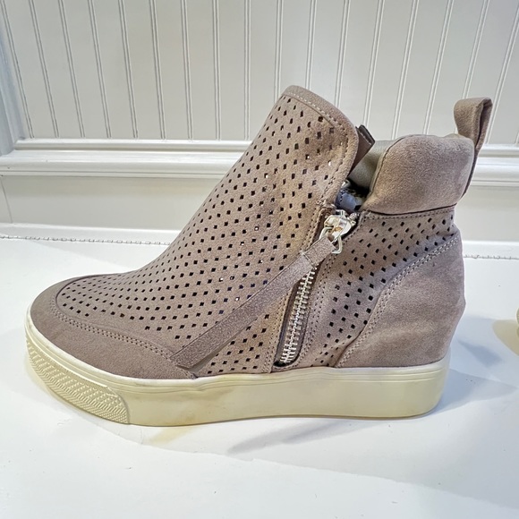 Steve Madden Wedged Sneaker Booties - Picture 1 of 4